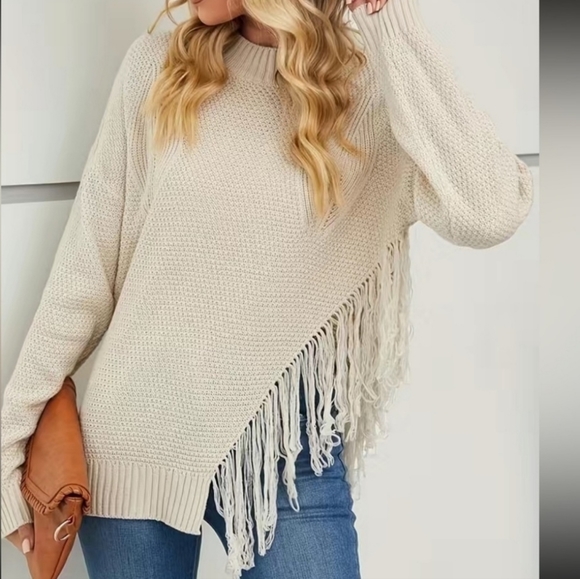Elegant Bohemian Long Sleeve Sweater with Tassel Trim - Picture 5 of 6